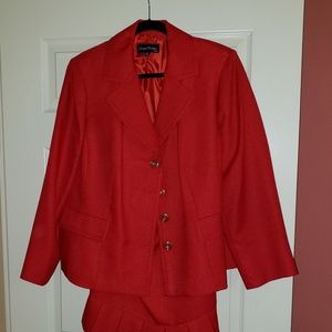 20 W Red Ruby 2 Piece Skirt Suit